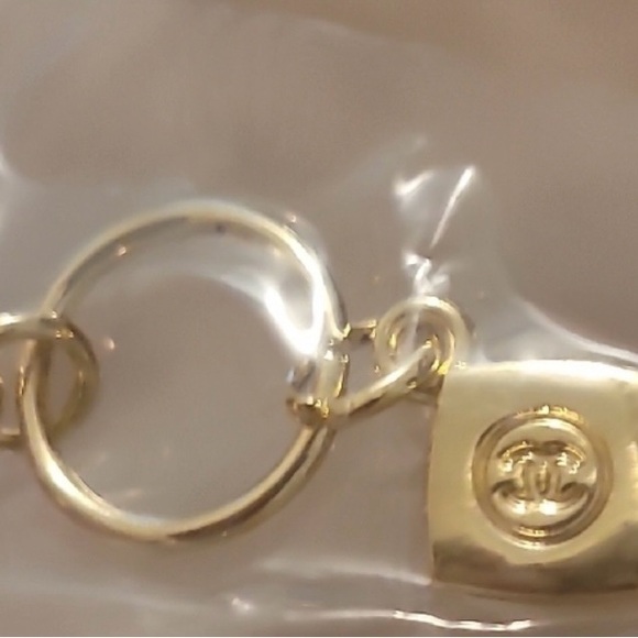 CHANEL Gold Snowflake - Picture 2 of 3